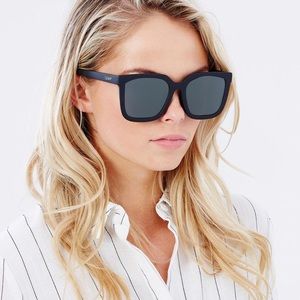 QUAY Australia Genesis Sunglasses w/ Hard Case